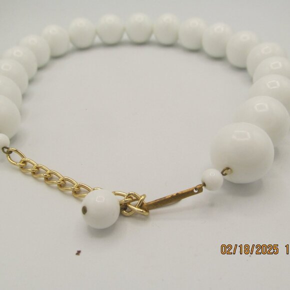 Vintage White Bead Necklace - West Germany - Picture 2 of 5